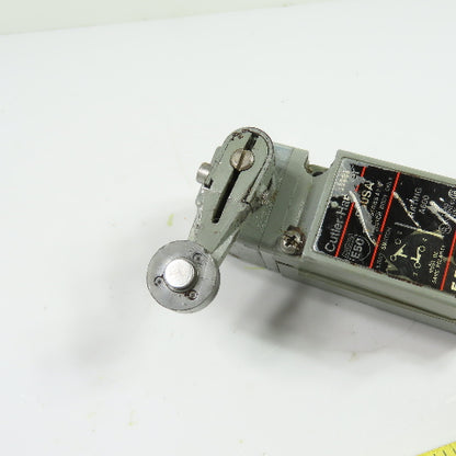 Cutler-Hammer E50SA Heavy Duty Limit Switch Body W/ E50DR1 Operating Head