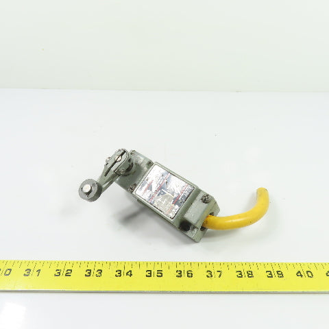 Cutler-Hammer E50SA Heavy Duty Limit Switch Body W/ E50DR1 Operating Head