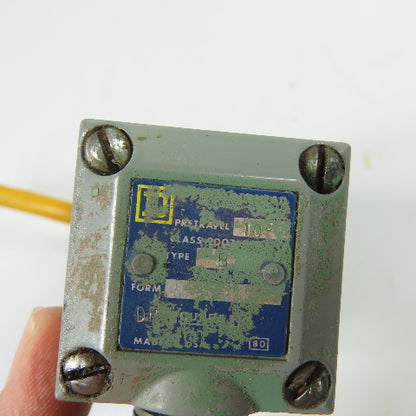 Square D 9007 C54B2 Class 9007 Roller Lever Limit Switch Ser A W/ 10° Head