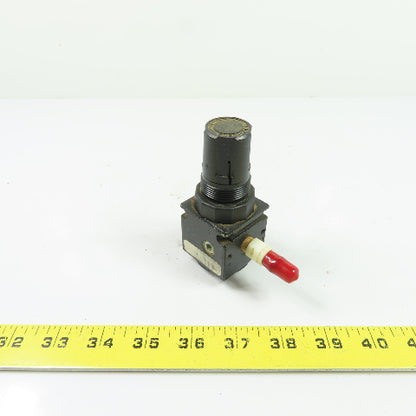 Watts Fluidair R35-01C 0-125PSI Air Pressure Regulator 300PSIG Max Inlet 1/8"NPT