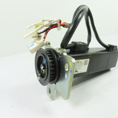 Yaskawa SGMAV-01ANA-YR13 100W 0.318NM AC Servo Motor 200V 3Ph 3000RPM