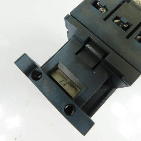 Schneider Electric LC1D12 3-Pole IEC Contactor w/ LRD10 Overload Relay 690V