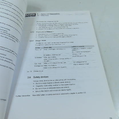 Kaeser 901837 40 USE Aircenter SX Tri-Voltage Screw Compressor Operator Manual