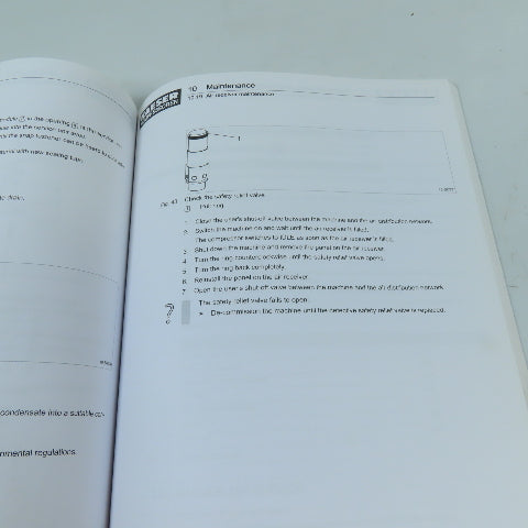 Kaeser 901837 40 USE Aircenter SX Tri-Voltage Screw Compressor Operator Manual