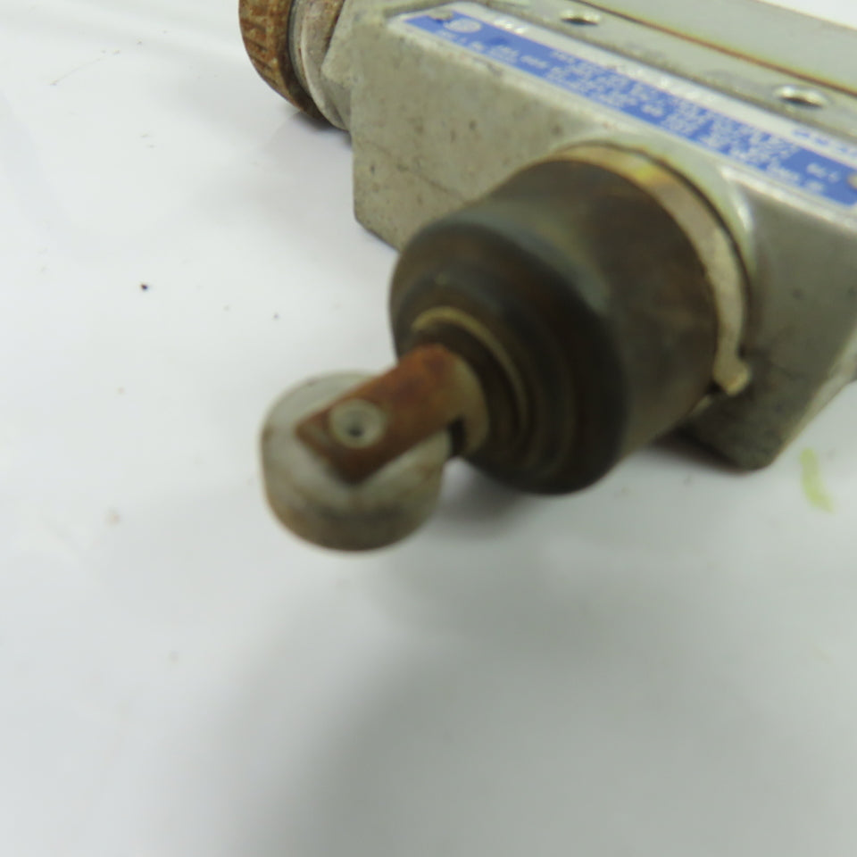 Micro Switch BZE6-2RN80 15A SPDT Roller Plunger Limit Switch 600VAC