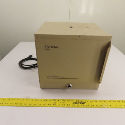 Thermolyne I42325 2-Shelf Bench-Top Laboratory Incubator 120V 1Ph