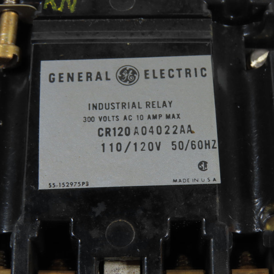 General Electric CR120A04022AA Industrial Control Relay 10A 300VAC 110/120V Coil