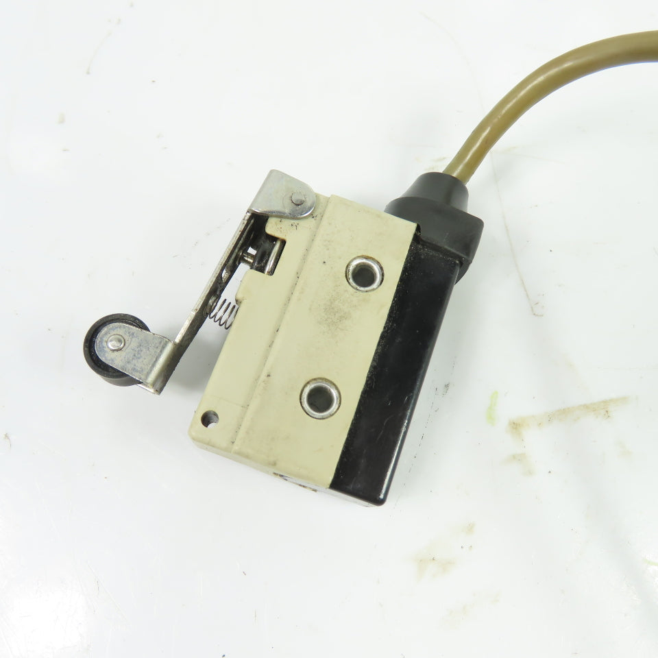 NAIS AZ7141 10A SPDT Roller Lever Limit Switch 250VAC