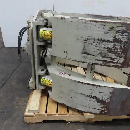 Cascade 45F-RCP-265 Rotating Paper Roll Clamp Attachment 3180 lb. Cap Class II