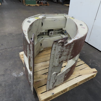 Cascade 45F-RCP-265 Rotating Paper Roll Clamp Attachment 3180 lb. Cap Class II