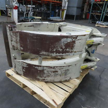Cascade 45F-RCP-265 Rotating Paper Roll Clamp Attachment 3180 lb. Cap Class II