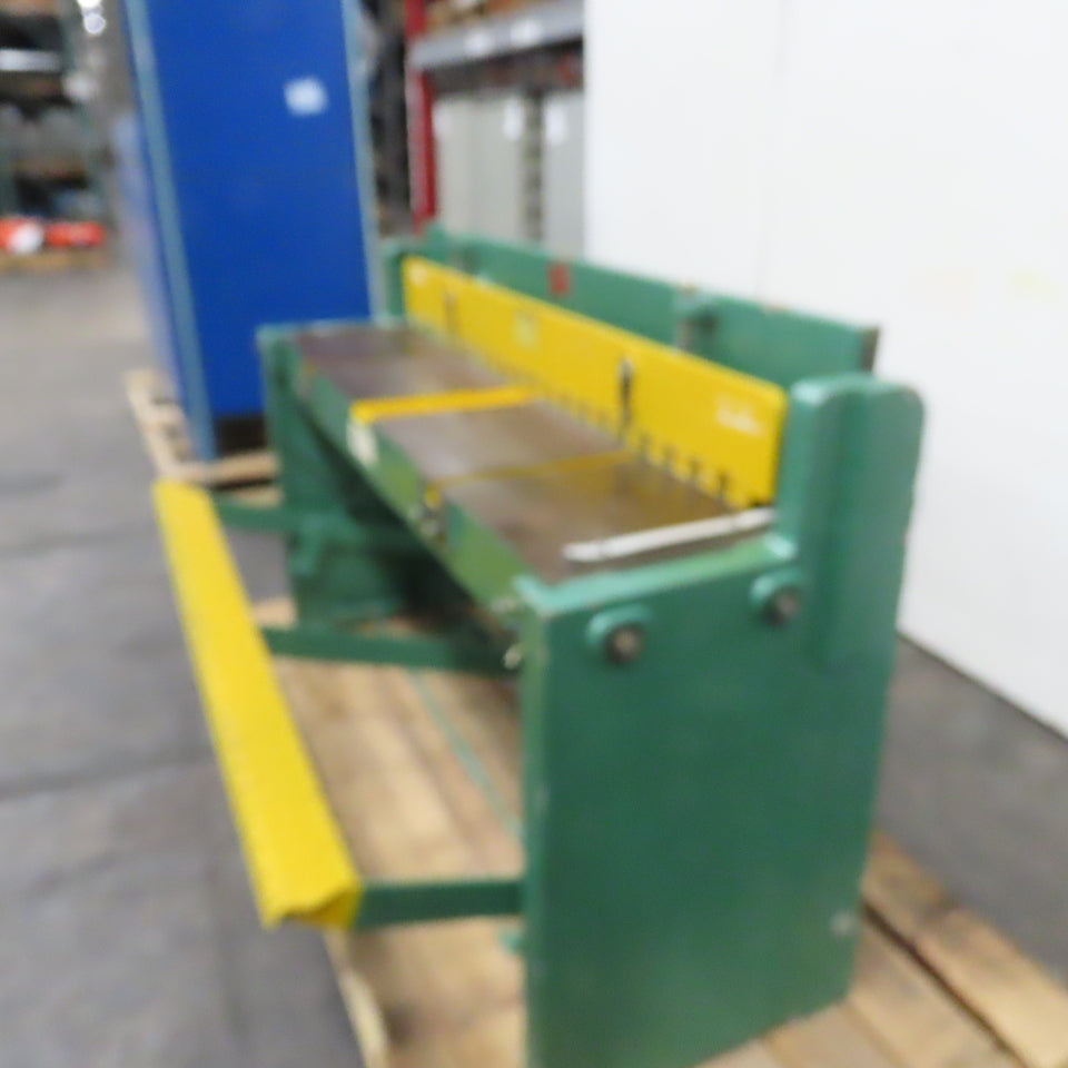 Grizzly 52" Manual Sheet Metal Foot Shear