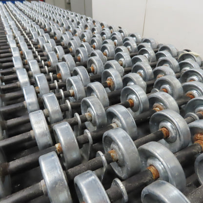 BestFlex 200 18" x 24' Expandable Flexible Skate Wheel Gravity Conveyor 29" Tall