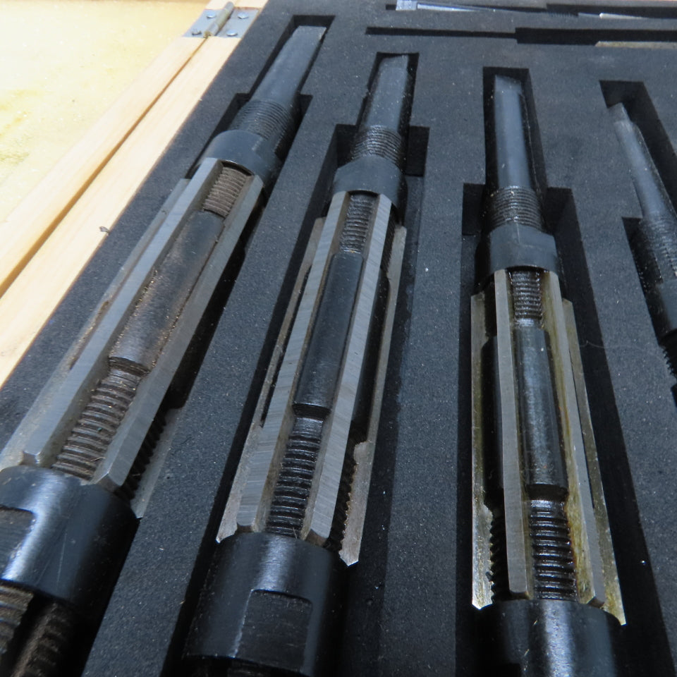 Value Collection AHR/EC/A-H/ST8 Adjustable Hand Reamer Set A-H 15/32"-1-11/16"
