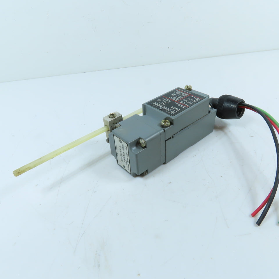 Cutler-Hammer E50DR1 E50SA Side Rotary Lever Limit Switch w/ Operating Head 600V