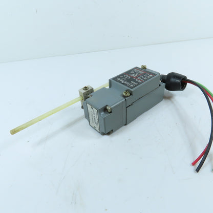 Cutler-Hammer E50DR1 E50SA Side Rotary Lever Limit Switch w/ Operating Head 600V