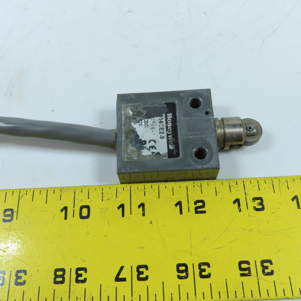 Honeywell 914CE2-9 SPDT Roller Lever Limit Switch 240VAC