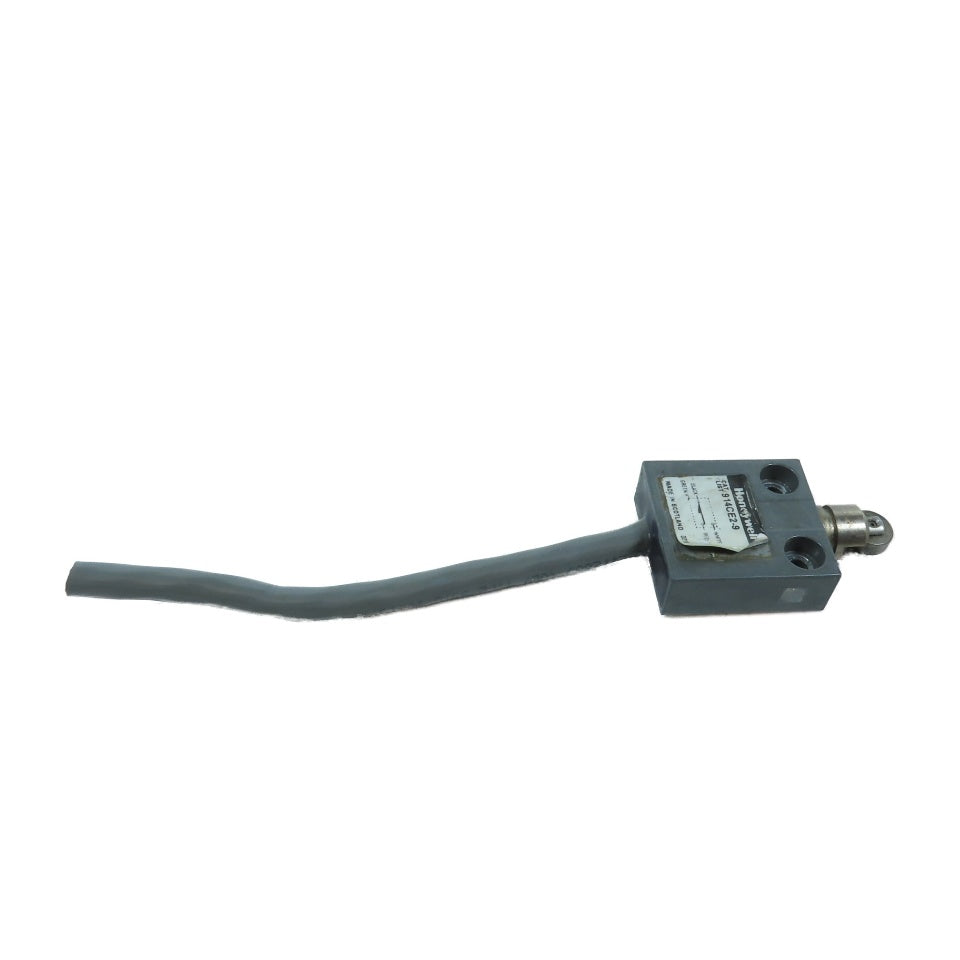 Honeywell 914CE2-9 SPDT Roller Lever Limit Switch 240VAC