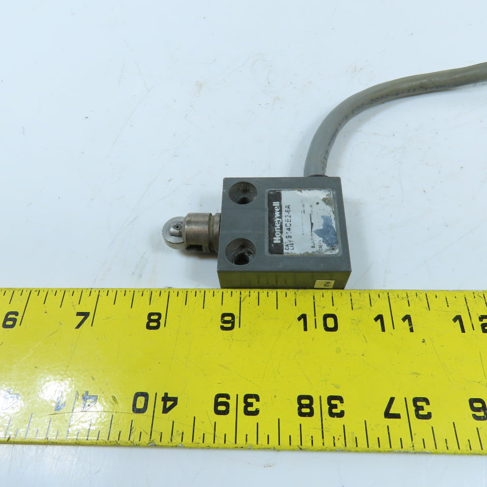 Honeywell 914CE2-6A Roller Plunger Limit Switch 5A 240VAC