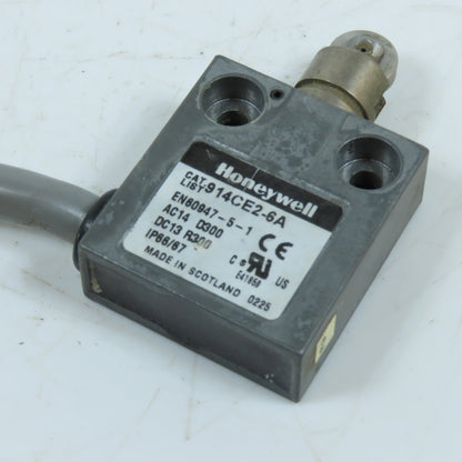 Honeywell 914CE2-6A Roller Plunger Limit Switch 5A 240VAC