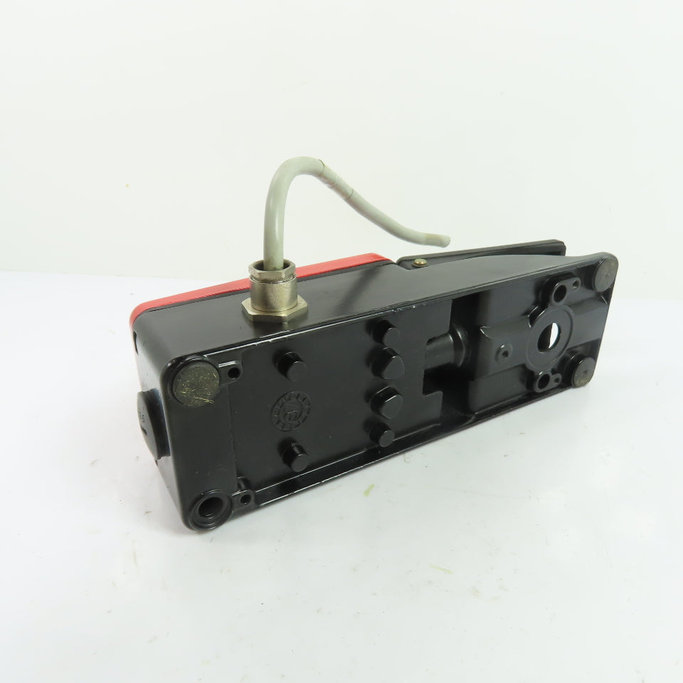Bernstein 606.1200.003 F1-U2Z 10A Foot Pedal Operated Switch 500VAC 2NO/2NC IP65