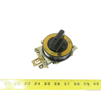 Fuji Electric HA02H4028-1 Circuit Breaker Rotary Handle Operating Mechanism