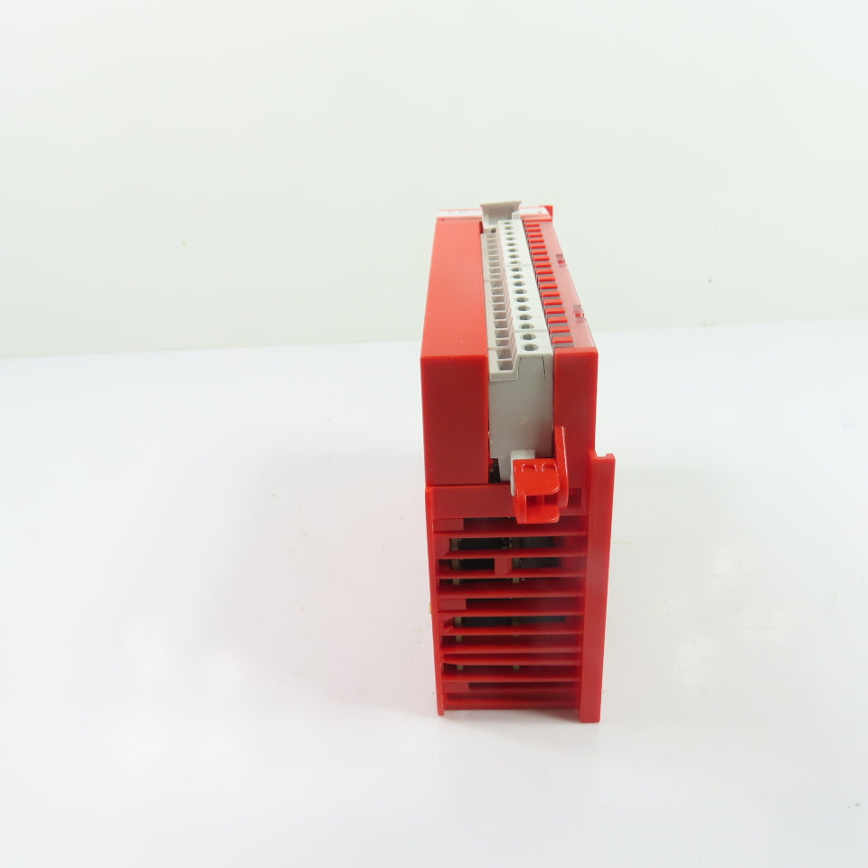Allen-Bradley 5069-OBV8S Compact5000 DC Safety Output Module 24VDC SerA FW 2.011