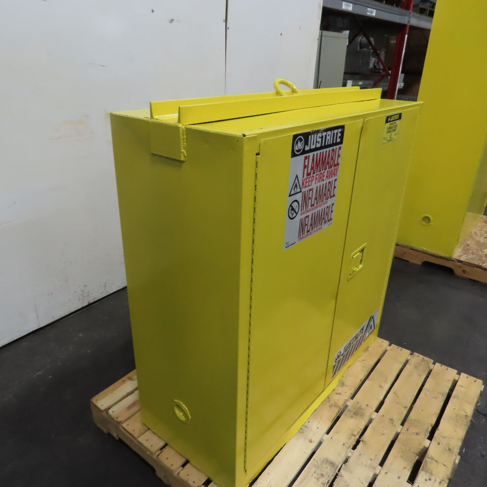 Justrite 893000 30 Gallon Flammable Liquid Storage Cabinet 43"x18"x44" 1-Shelf
