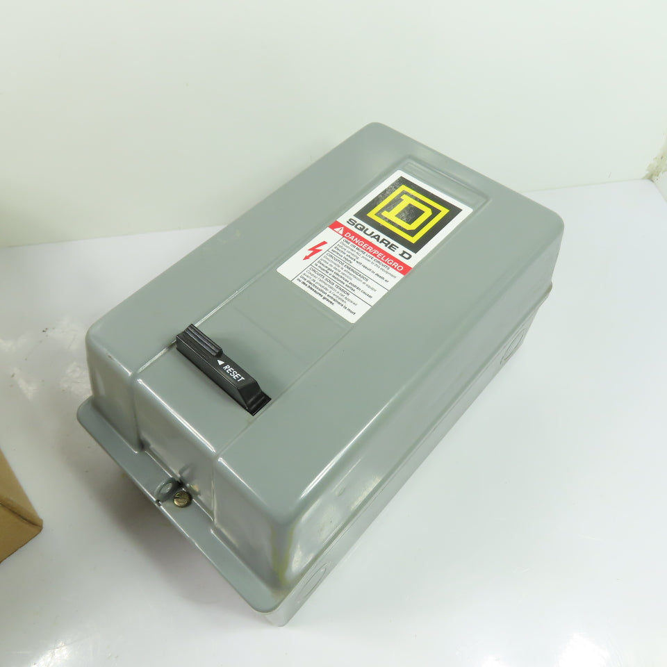 Square D 8536SBG2V03 3-Pole NEMA Size 0 AC Magnetic Motor Starter 240V Coil