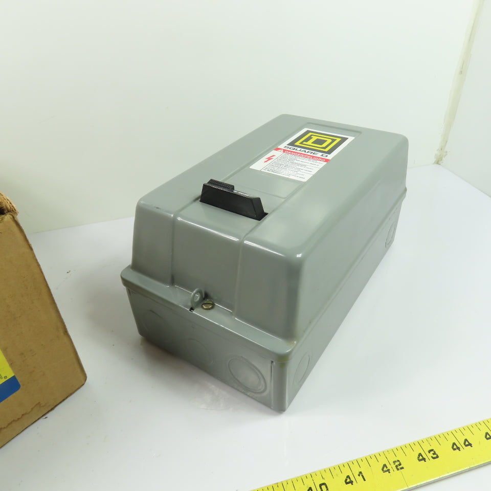 Square D 8536SBG2V03 3-Pole NEMA Size 0 AC Magnetic Motor Starter 240V Coil