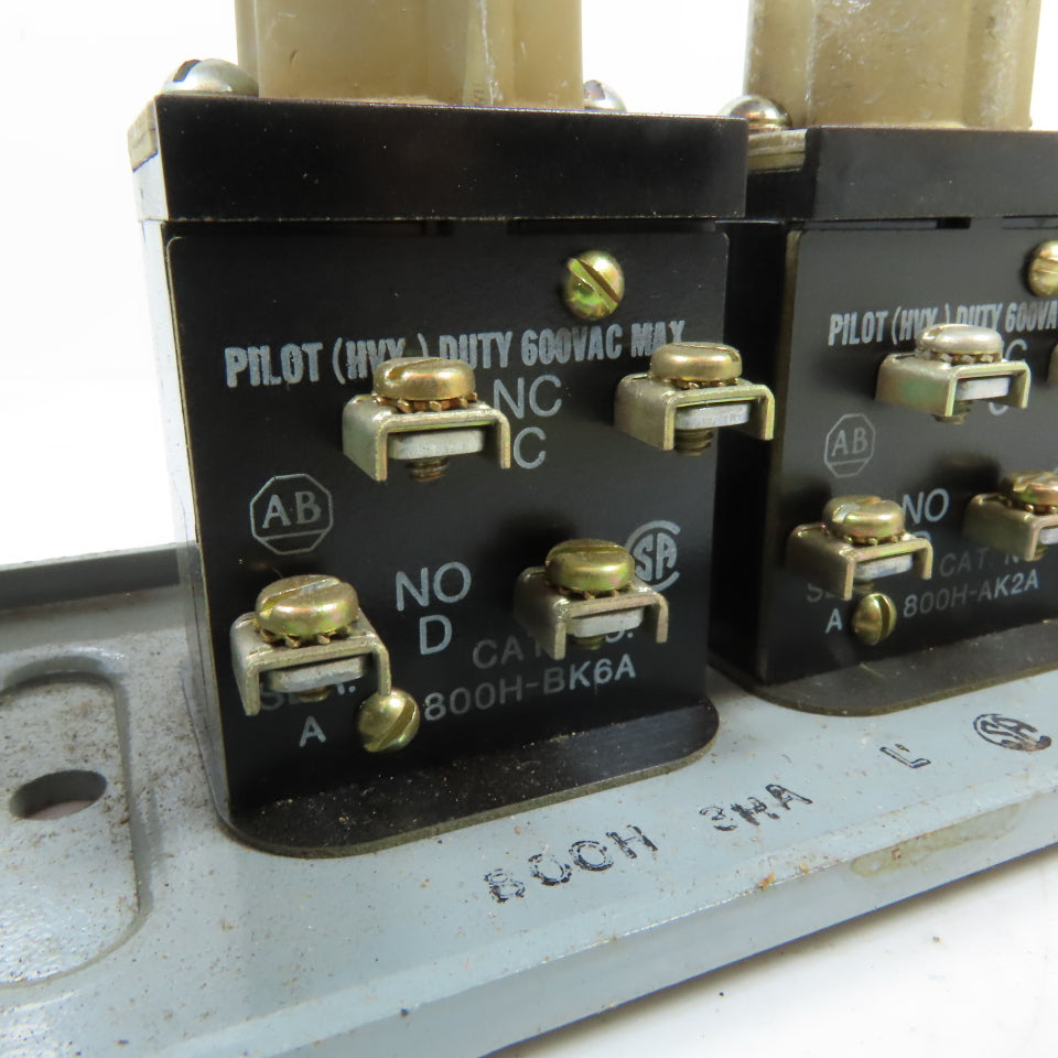 Allen-Bradley 800H-3HA 3-Position Forward/Reverse/Stop Pushbutton Station 600VAC