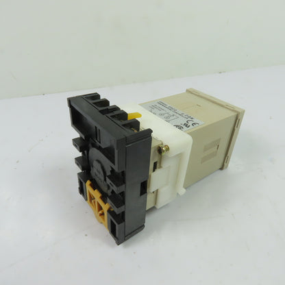 Omron E5C2-R20K Temperature Controller K-Type 0-1200°C 3A 250VAC