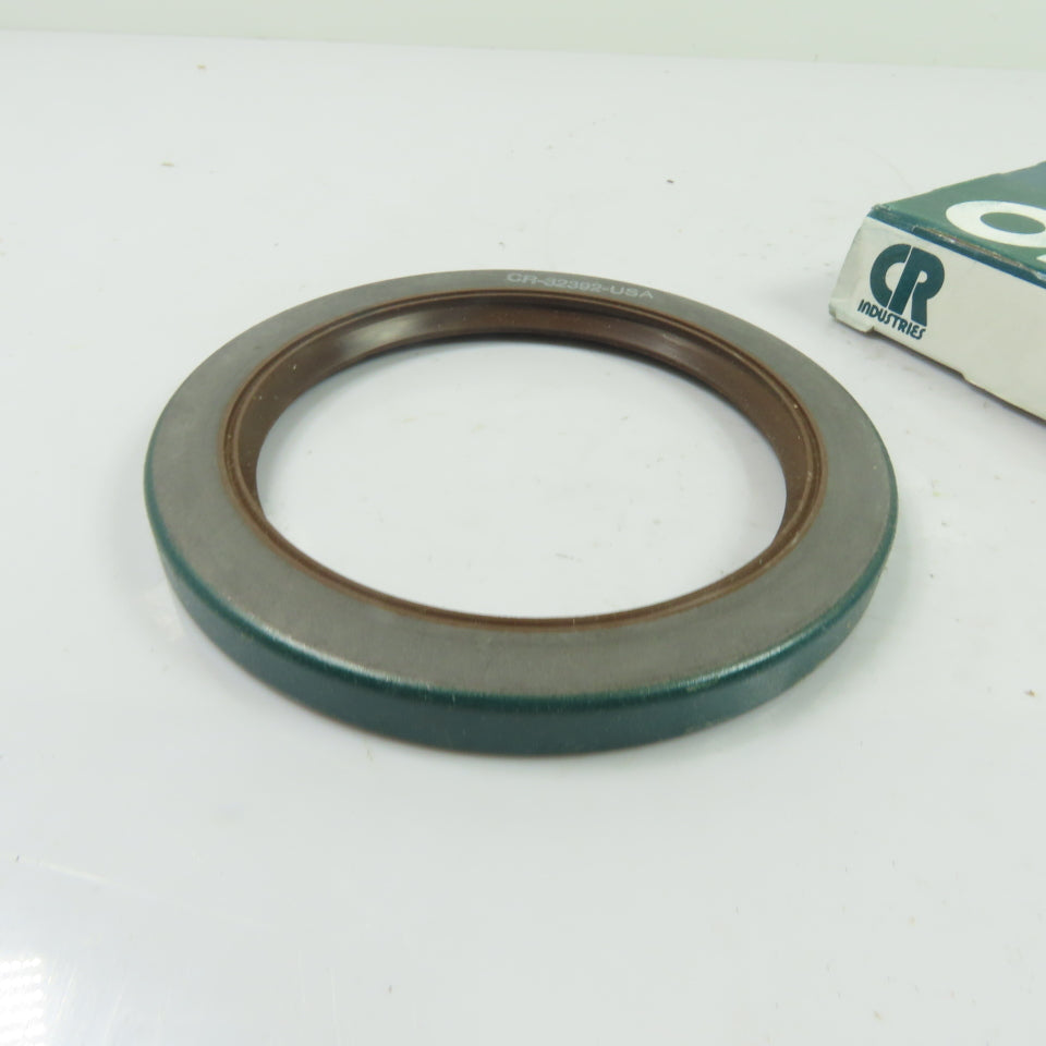 CR Industries 32392 Double Lip Oil Seal 3-1/4" Shaft Dia NEW