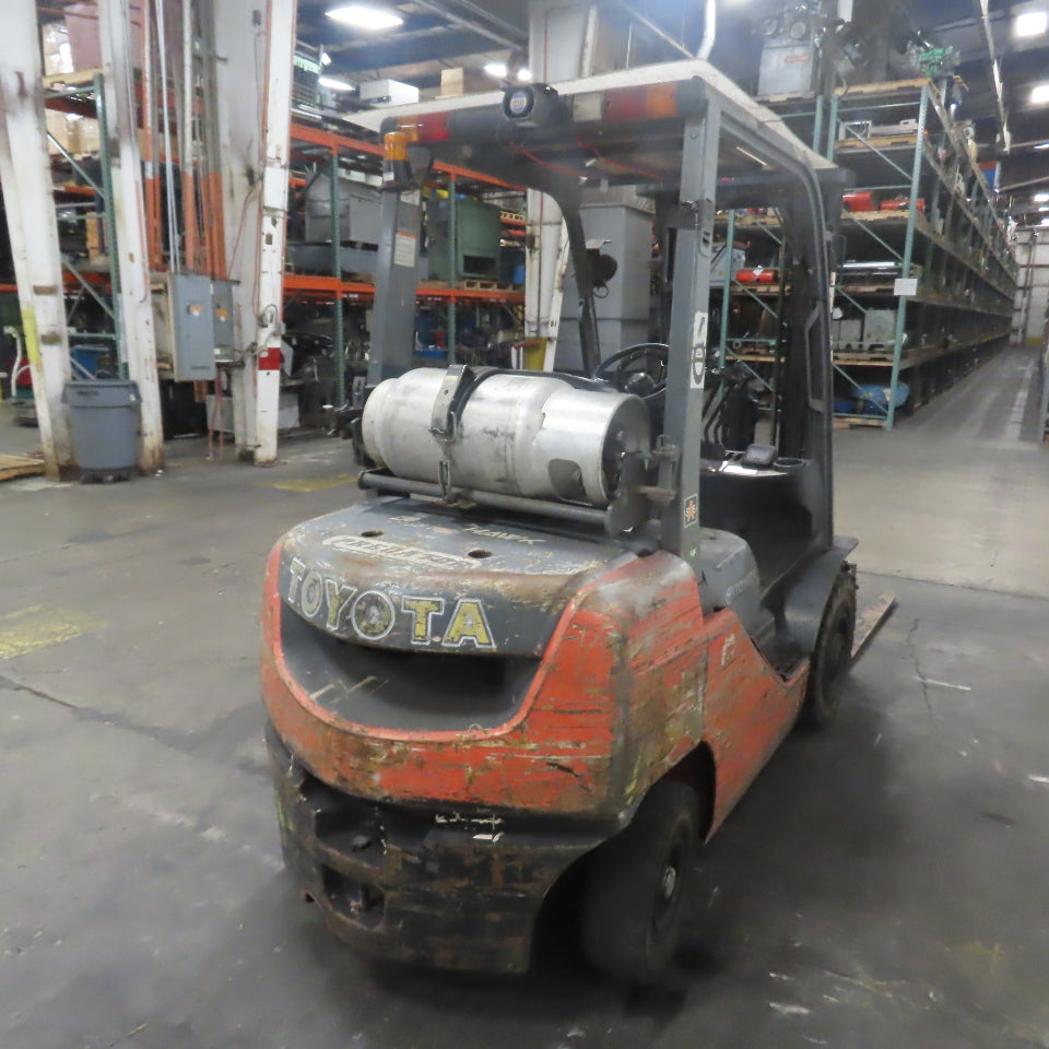 Toyota 8FGU25 4100Lbs. 3 Stage LP Gas Forklift 189" Lift 48"x4" Forks 2007