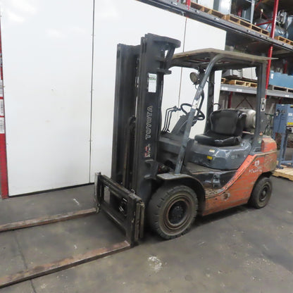 Toyota 8FGU25 4100Lbs. 3 Stage LP Gas Forklift 189" Lift 48"x4" Forks 2007