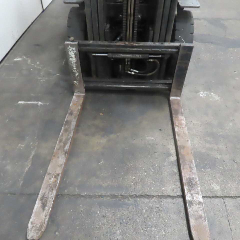 Toyota 8FGU25 4100Lbs. 3 Stage LP Gas Forklift 189" Lift 48"x4" Forks 2007