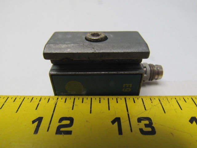 Festo SMTO-1-PS-5-LED-24-B Electronic Proximity Switch Piston Position Sensor