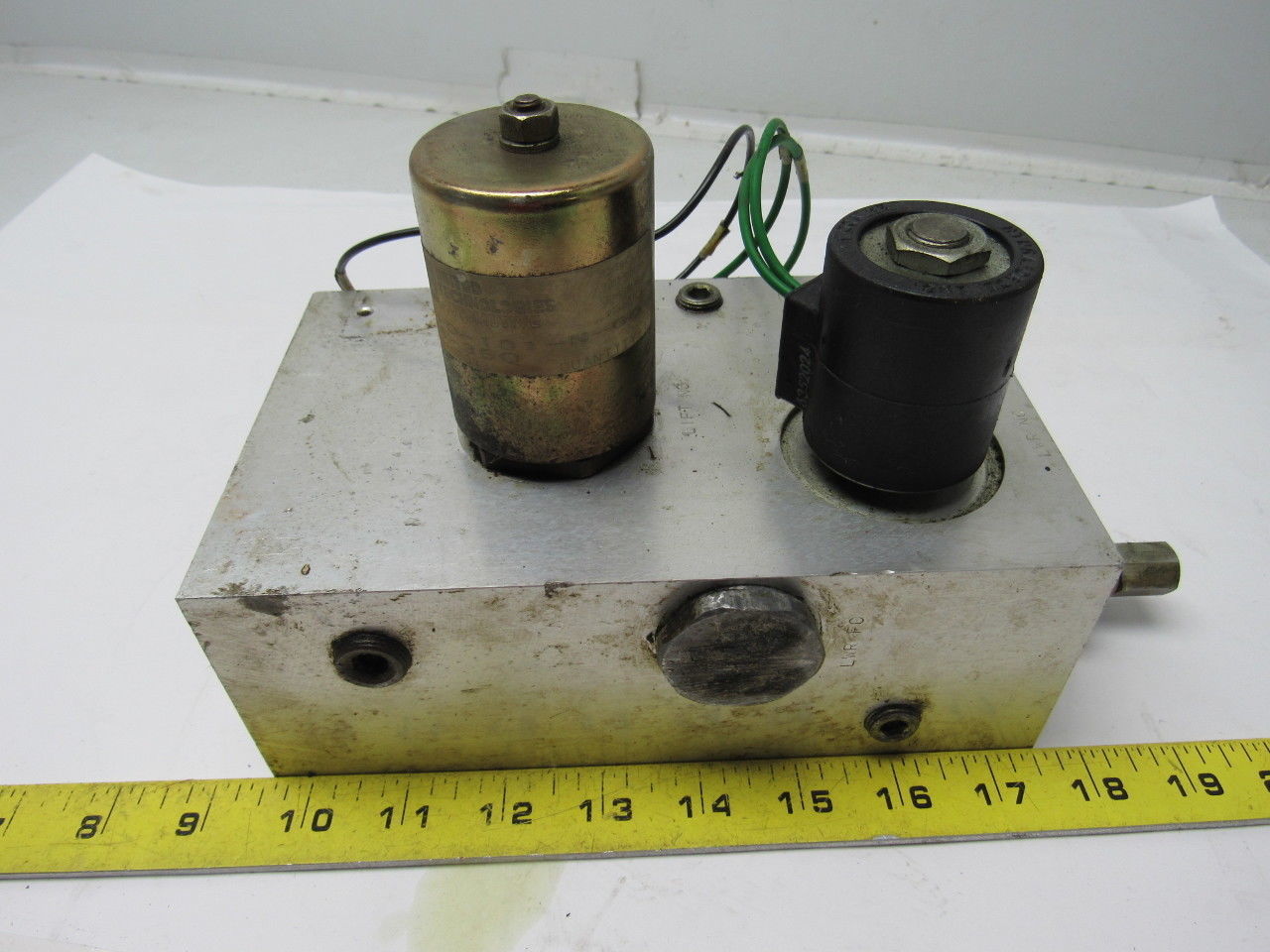 Hydraulic Manifold Block  From Raymond Pacer Model 60 Forklift