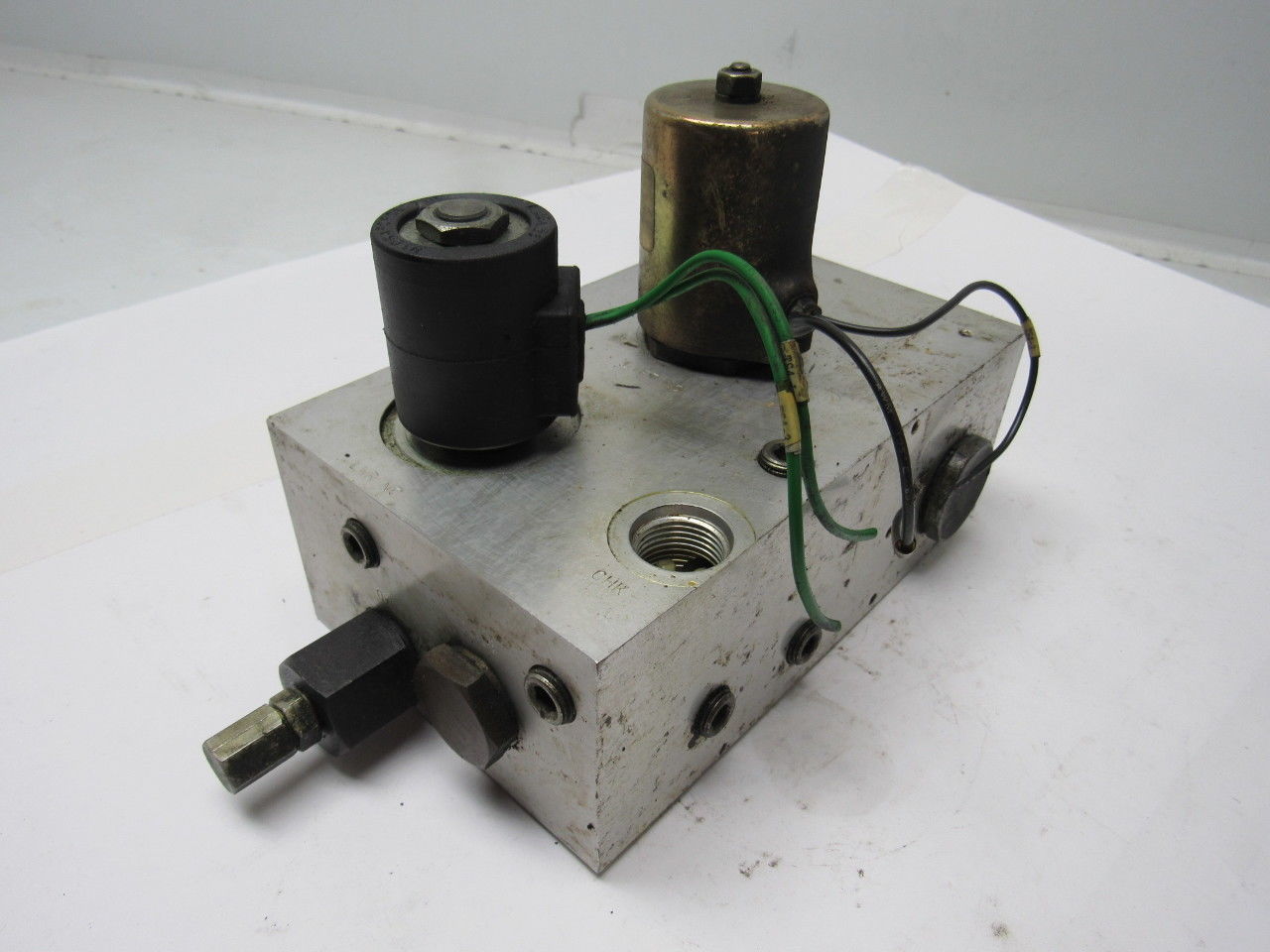 Hydraulic Manifold Block  From Raymond Pacer Model 60 Forklift
