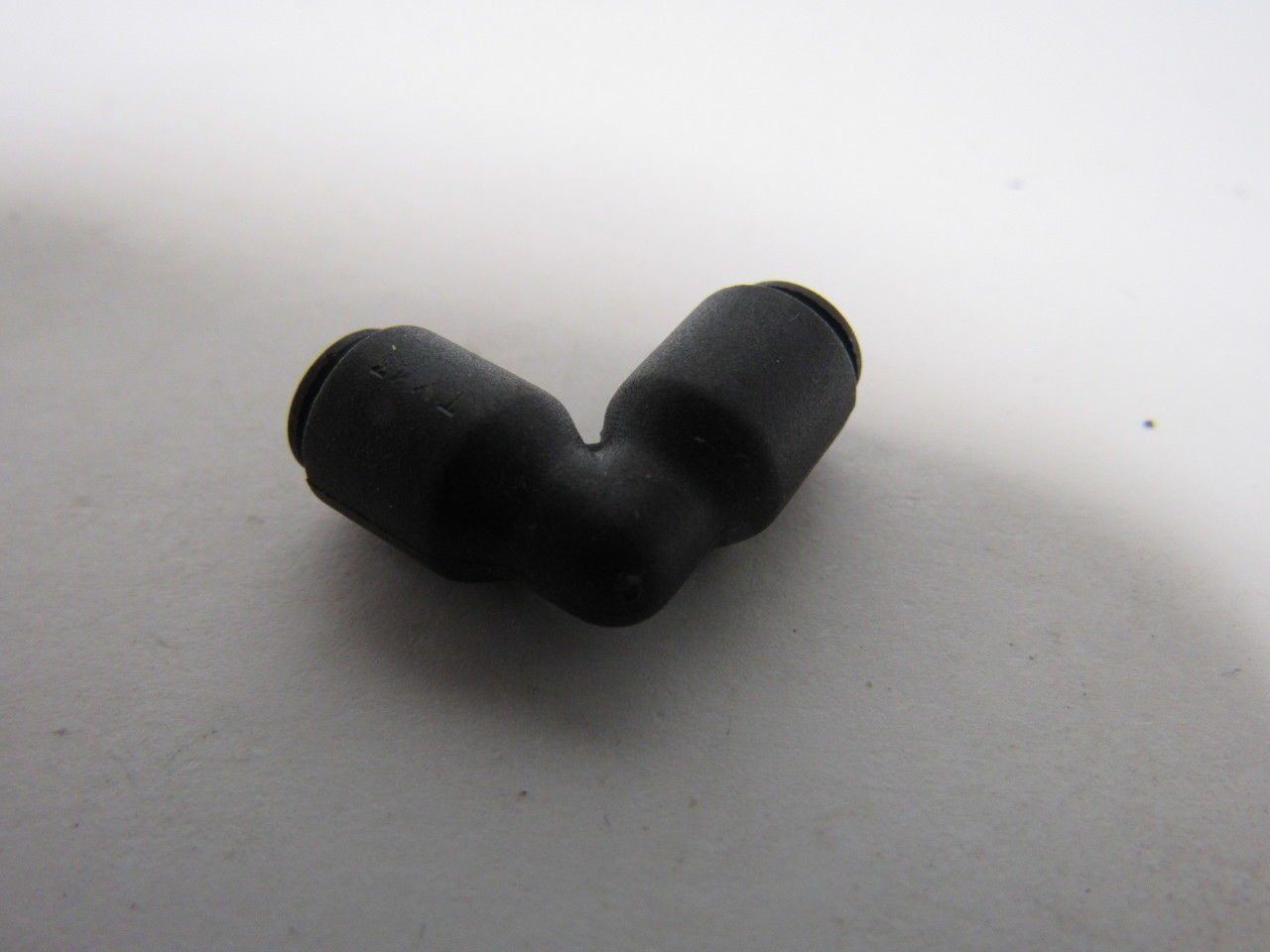 Legris 3102 53 00 Nylon Push-to-Connect Fitting 90° Union Elbow 1/8" Lot of 10