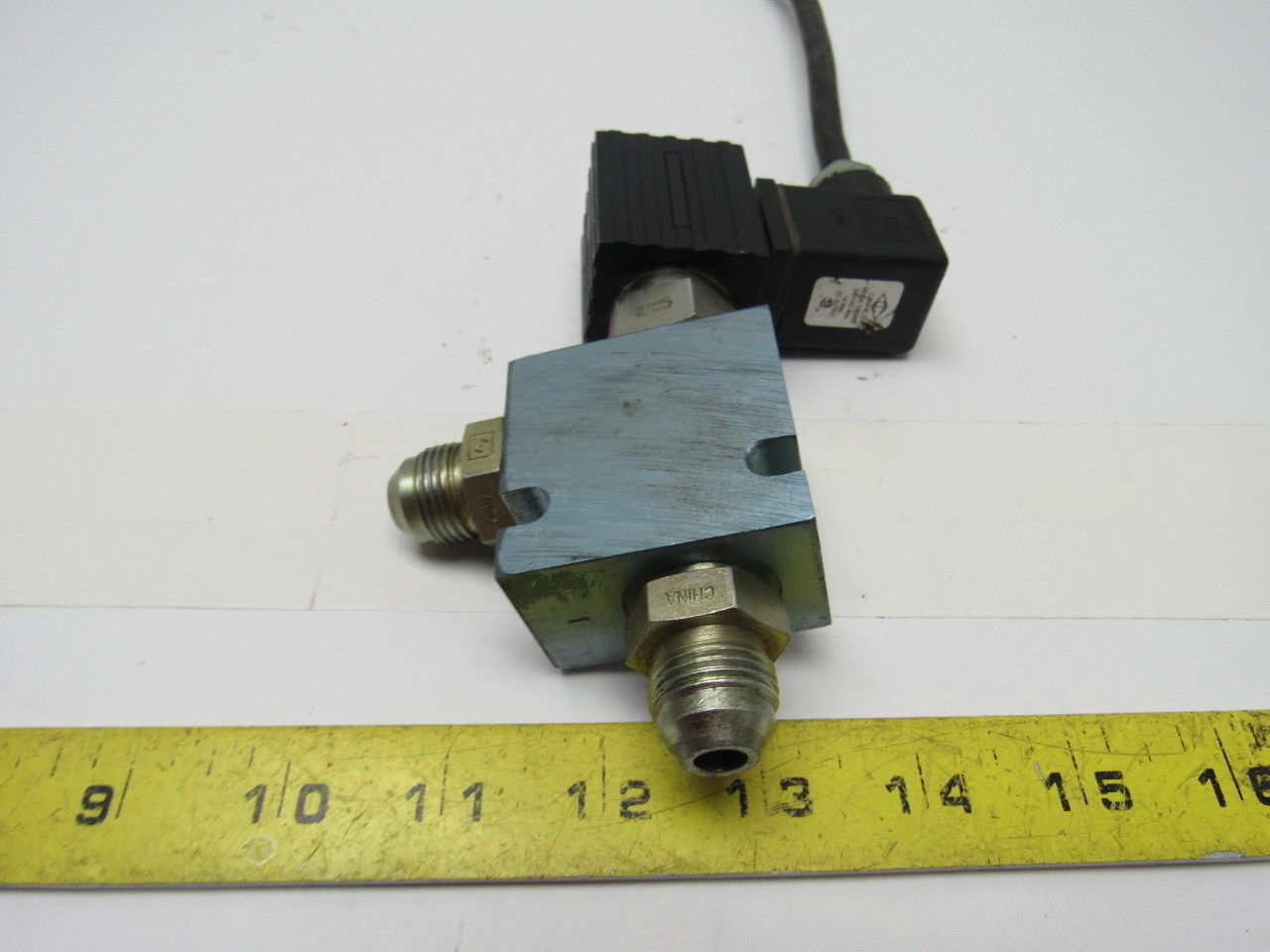 Command Corp EMDV-08-C8 2 Pos. Solenoid Valve NC Pilot OP. Poppet 115V With Plug