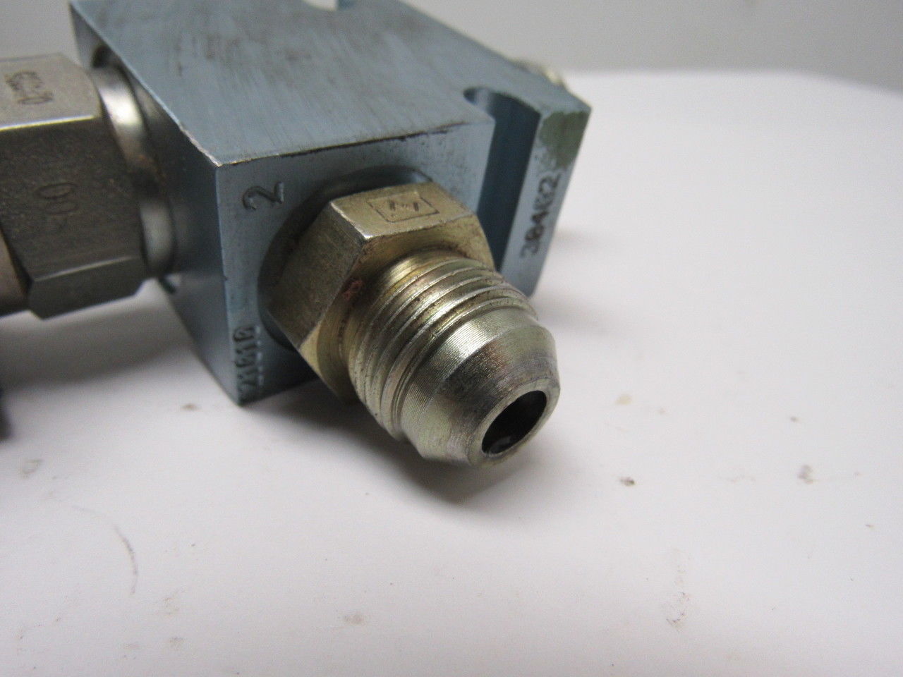 Command Corp EMDV-08-C8 2 Pos. Solenoid Valve NC Pilot OP. Poppet 115V With Plug