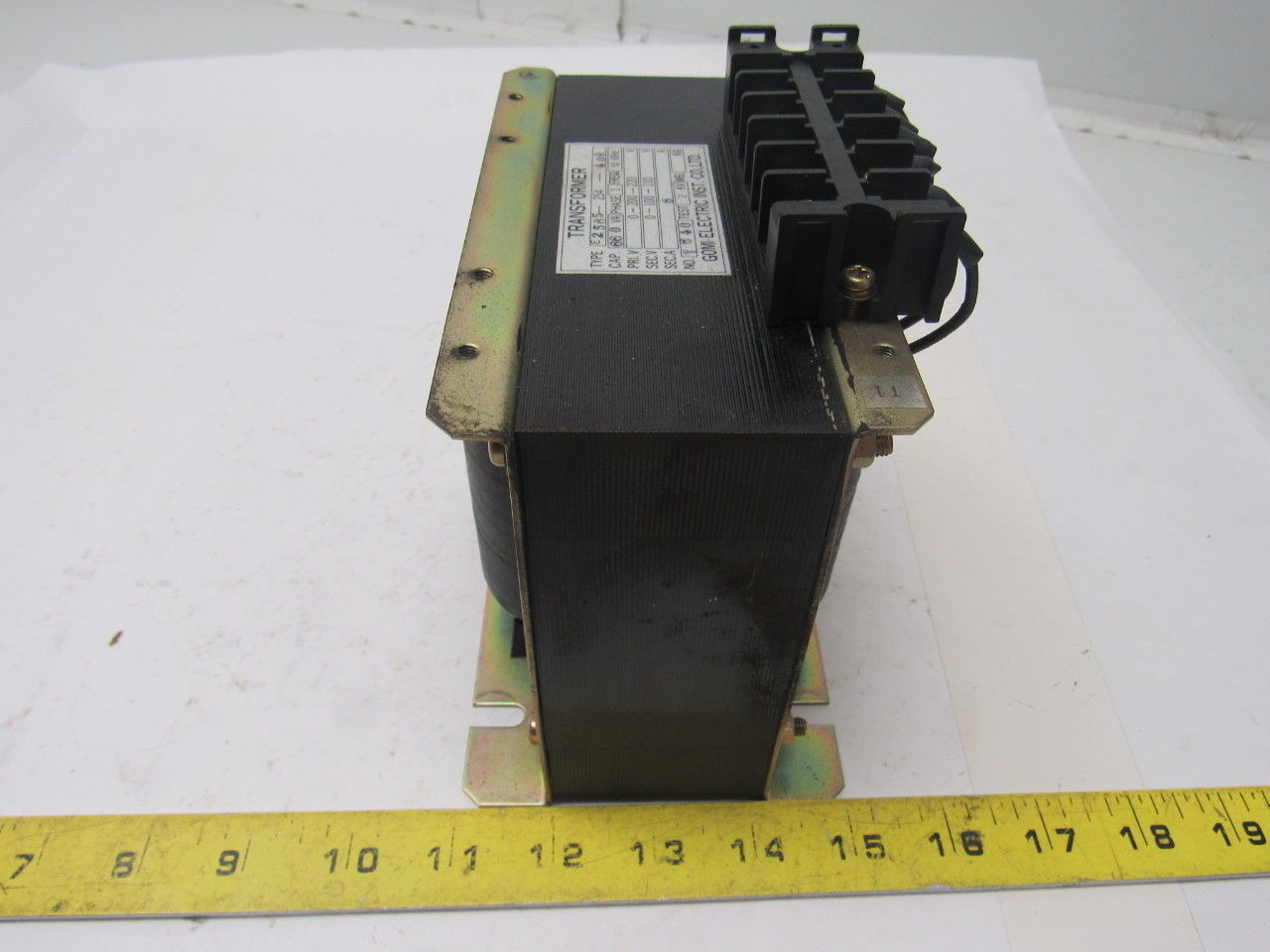 Gomi Electric E2565-254-409 Transformer 200/220P 100/110V Sec 1Ph. 2 KV