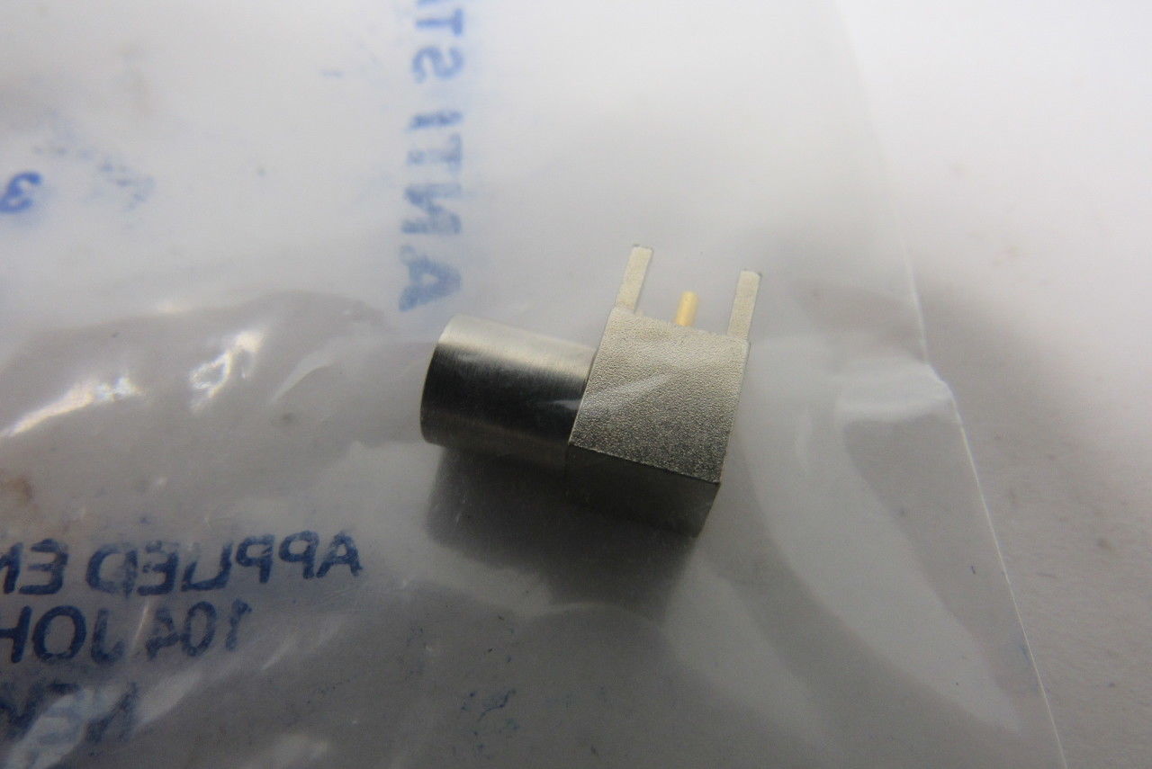 AEP 3042-7511-000 Mini RF 90° Connector Lot Of 10