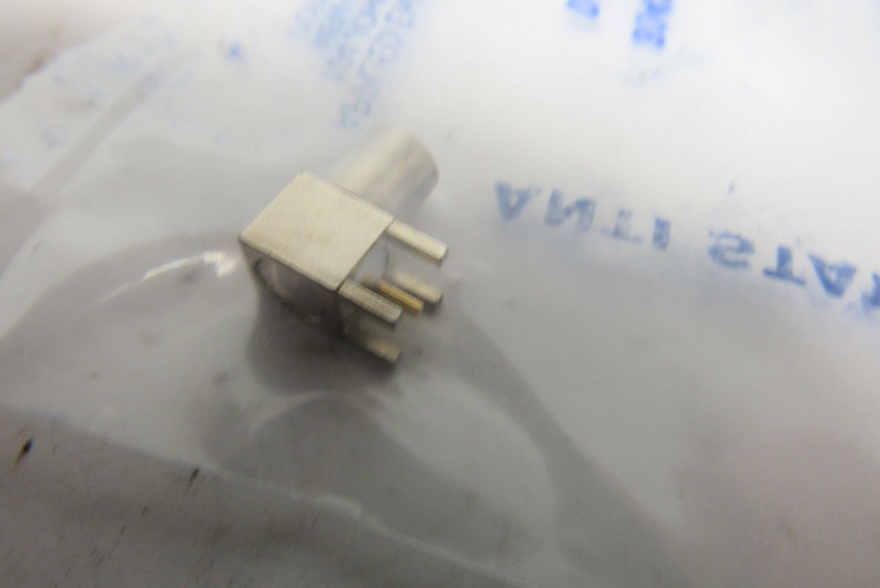 AEP 3042-7511-000 Mini RF 90° Connector Lot Of 10