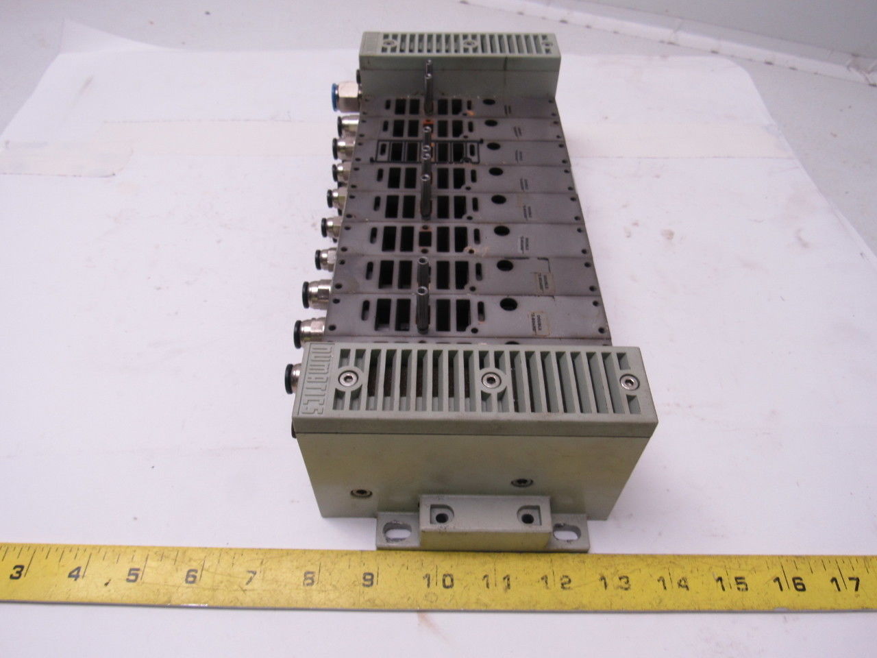 Numatics Ser. 239 Double Z Board 9 Port Pneumatic Air Manifold Assembly W/Caps