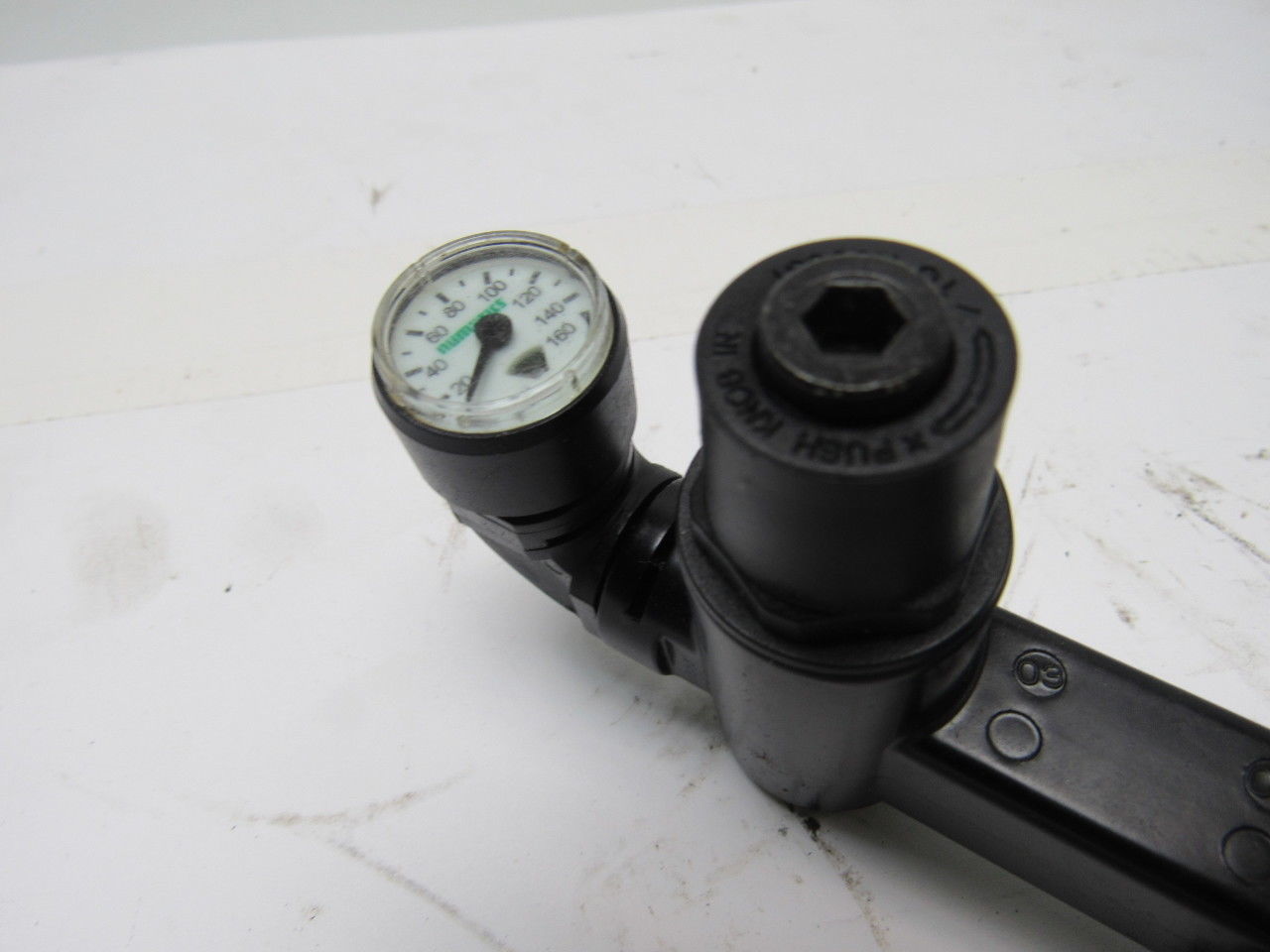 Numatics 122RD1B2JG16W00 Pneumatic Valve Regulator 0-130 PSI