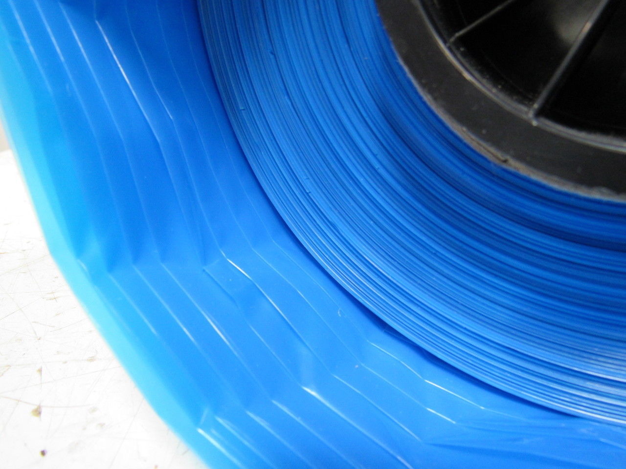 24" x 18" 7.1 Gal VCI 2 Mil Rust & Corrosion Inhibitor Flat Poly Bags Blue Roll of 500