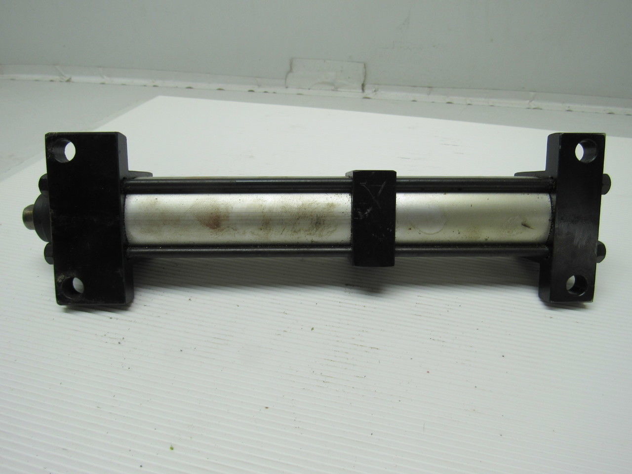 Numatics S2AK-03G4Z-AMU202A 1-1/2 Bore 3.375" Stroke Multi Position Air Cylinder