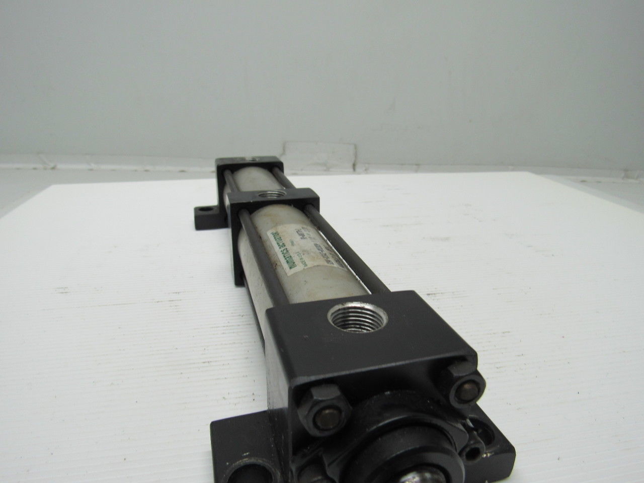 Numatics S2AK-03G4Z-AMU202A 1-1/2 Bore 3.375" Stroke Multi Position Air Cylinder